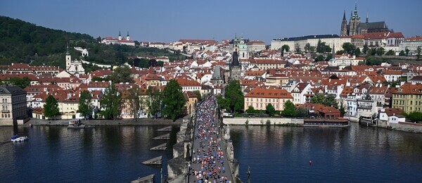 Silniční běh, RunCzech, Pražský maraton, Karlův most a pohled na Prahu