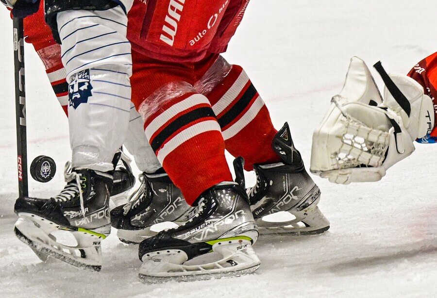 Souboj v utkání Tipsport extraliga ledního hokeje - Hokej extraliga rozlosování, rozpis zápasů, los, kdy týmy hrají další utkání