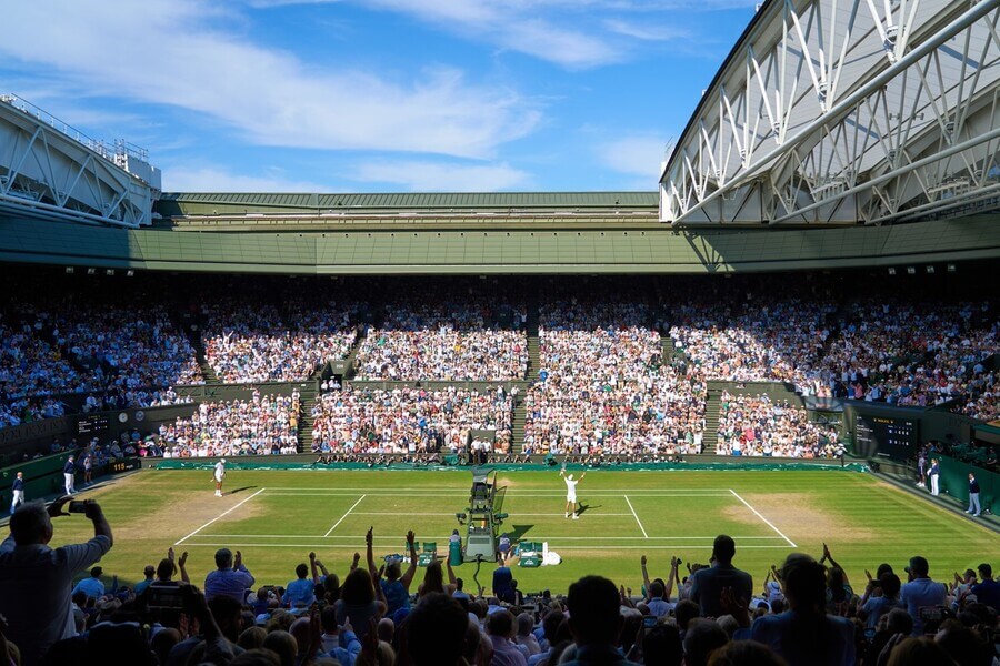 Tenis, Wimbledon, Londýn - diváci sledují tenisový Wimbledon v All England Clubu