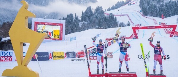 Alpské lyžování, FIS Světový pohár Kitzbuehel 2022, tři nejlepší v cíli sjezdu, Feuz, Odermatt, Hemetsberger