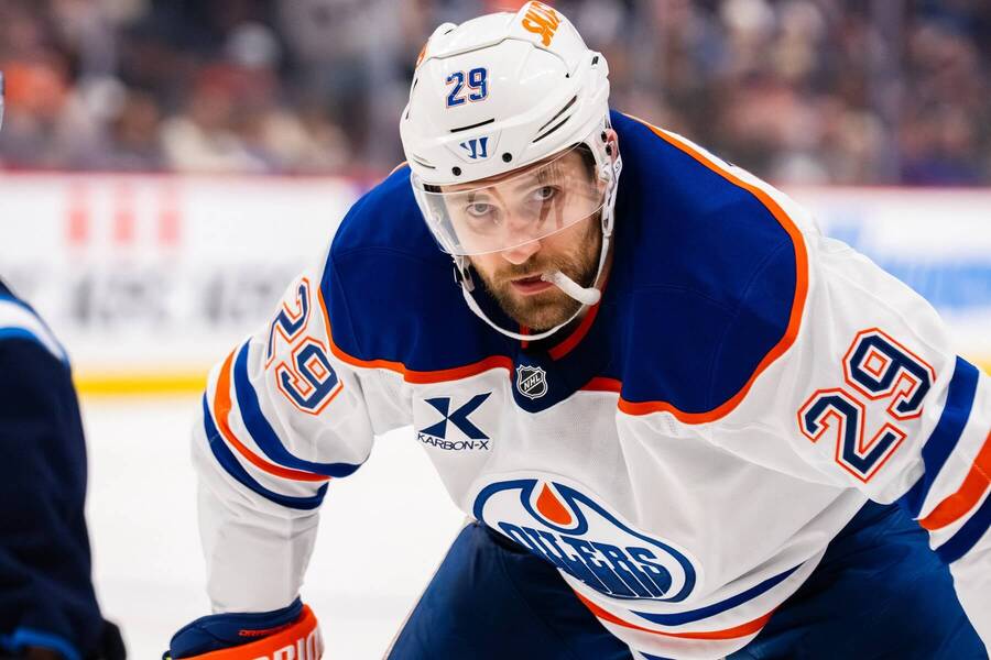 Nejvyšší roční plat v&nbsp;sezoně NHL 2025/26 má útočník Leon Draisaitl