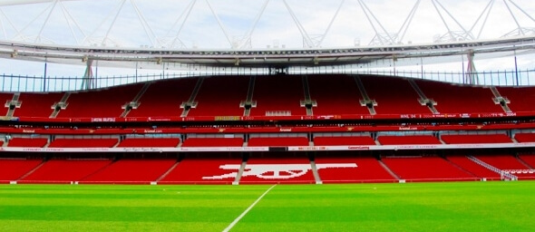 Fotbal - Premier League fotbalový stadion Emirates Stadium Arsenal pohled na trávník