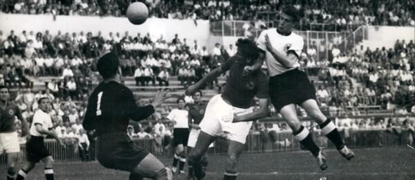 MS ve fotbale 1954, semifinále Západní Německo vs Jugoslávie - Zdroj ČTK, ZUMA, Keystone Pictures USA.jpeg