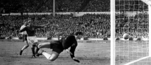 MS ve fotbale 1966, kontroverzní gól Geoffa Hursta ve finále Anglie vs Západní Německo - Zdroj ČTK, AP, Anonymous