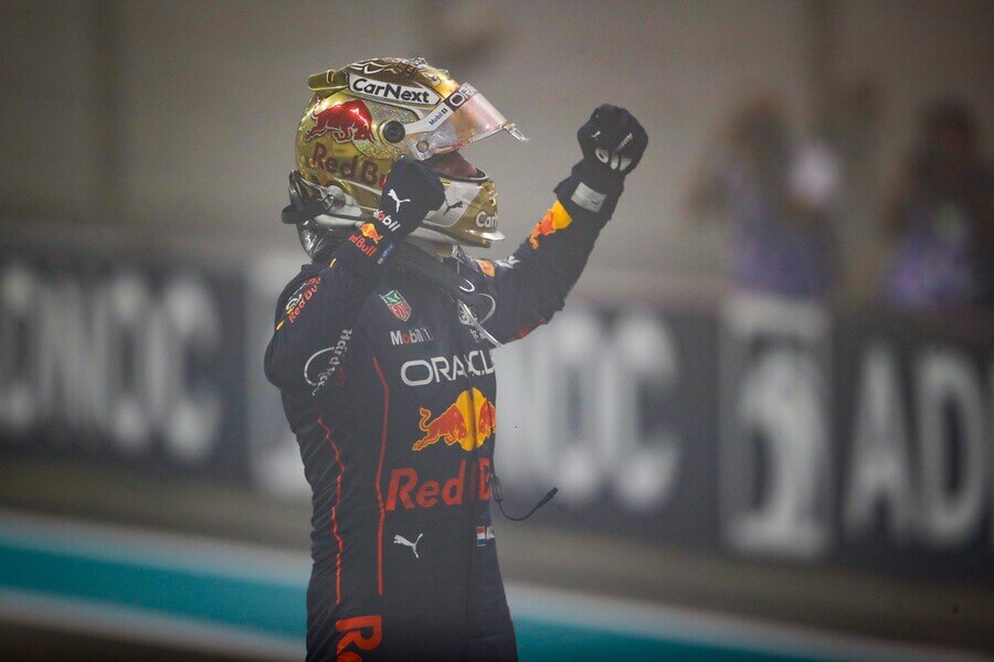 Max Verstappen slaví triumf ve Formuli 1 2022 - Profimedia