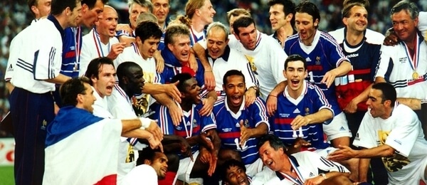 MS ve fotbale 1998, Francie slaví zisk titulu mistrů světa - Zdroj ČTK, imago sportfotodienst
