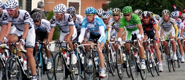 Cyklistika - Tour de France jezdci v pelotonu