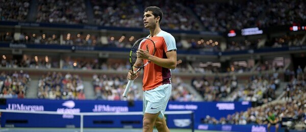 Tenis, grandslam US Open v New Yorku, Carlos Alcaraz během finále v Národním tenisovém centru, Flushing Meadows