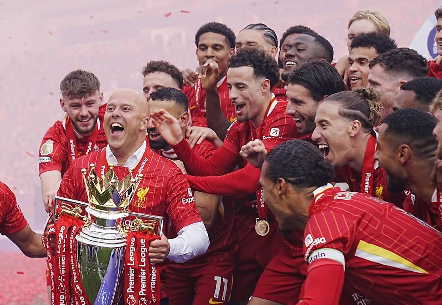 Liverpool slaví titul v ročníku 2024–25