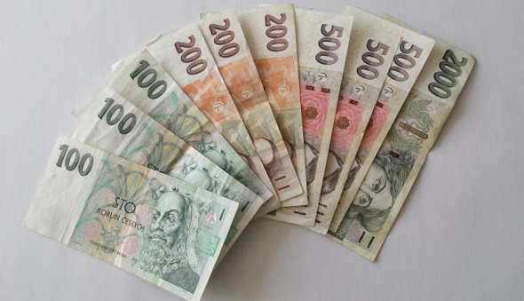 Peníze - bankovky české koruny - ilustrační foto