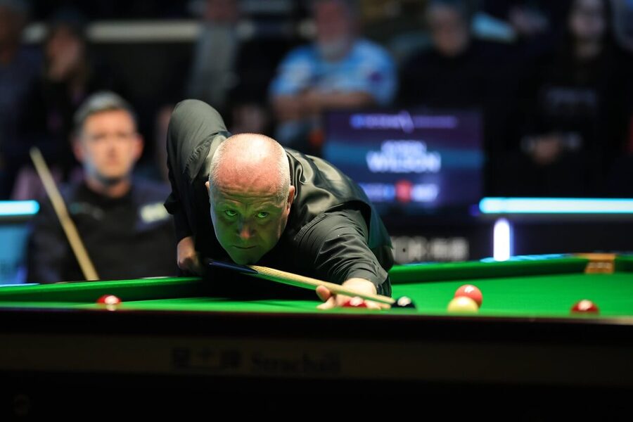 Snooker, skotský hráč John Higgins během European Masters v Německu