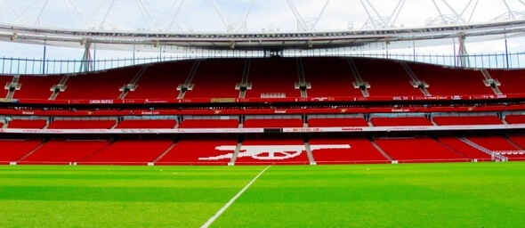 Fotbal - Premier League fotbalový stadion Emirates Stadium Arsenal pohled na trávník