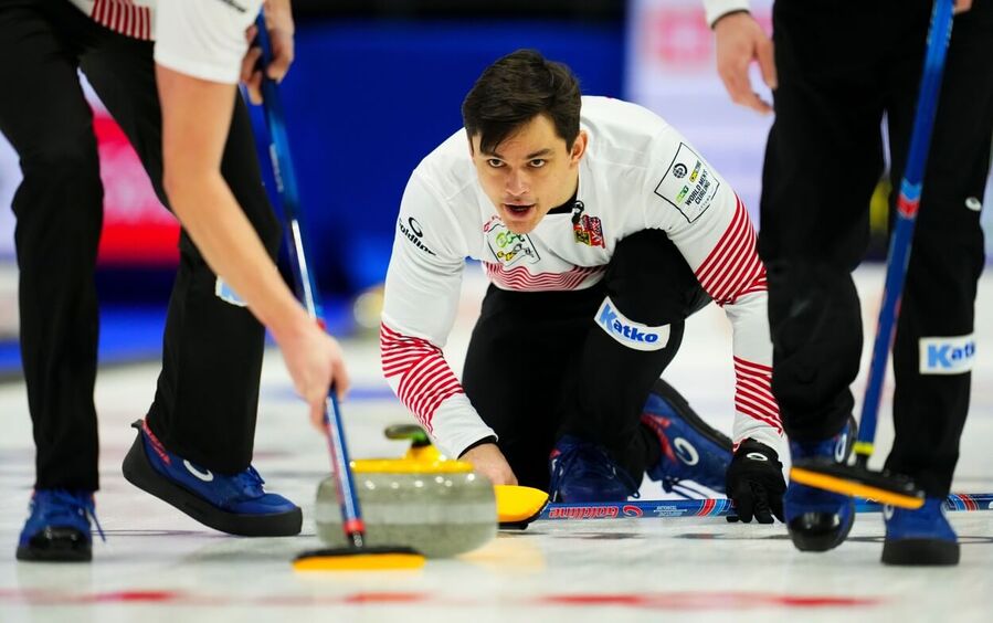 Curling, český skip Lukáš Klíma během Mistrovství světa v Kanadě, Ottawa