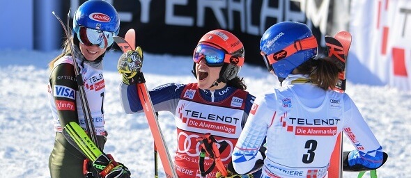 Alpské lyžování - Shiffrin, Bassino, Vlhová, - Zdroj LiveMedia, Shutterstock.com