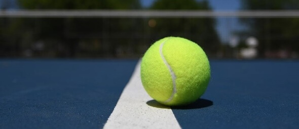 Tenis (tvrdý povrch) - ilustrační obrázek