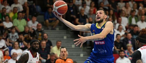 Basketbal, Kooperativa NBL, Jakub Šiřina v dresu BK Opava během ligového semifinále