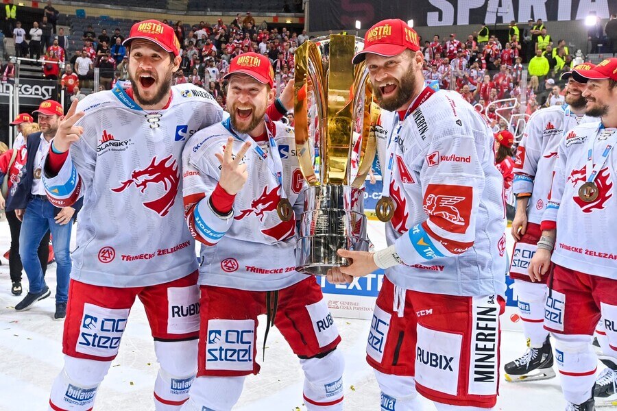 Hokejisté HC Oceláři Třinec s Masarykovým pohárem pro vítěze playoff extraligy - hokej play off ELH - program, výsledky, zápasy, informace