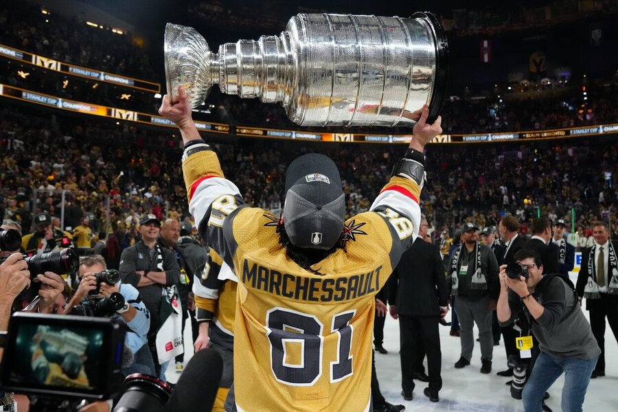 Hokejista Jonathan Marchessault z Vegas Golden Knights po vítězství Stanley Cupu v play off NHL - NHL playoff program, výsledky, pavouk, stav série, kde sledovat živě