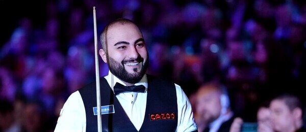 Snooker, Hossein Vafaei z Íránu během Masters v Londýně