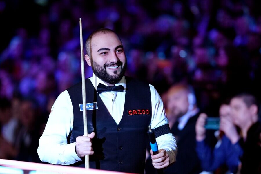 Snooker, Hossein Vafaei z Íránu během Masters v Londýně