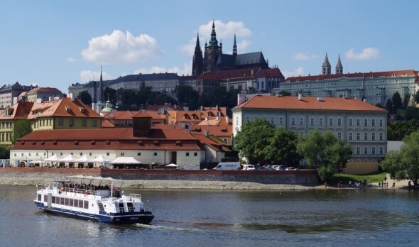 Kdo usedne na Pražský hrad po Miloši Zemanovi?