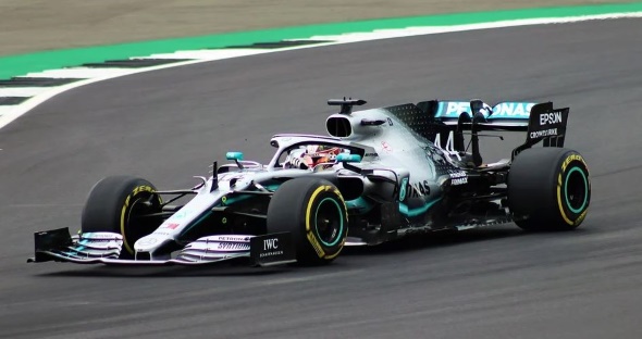 Formule 1 - závodník Lewis Hamilton je velkou hvězdou F1