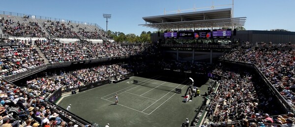 Tenis, WTA, pohled na kurt v americkém Charlestonu, zelená antuka