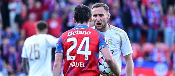 Milan Havel a Jan Kuchta během utkání Plzně se Spartou v sezoně 2024/25