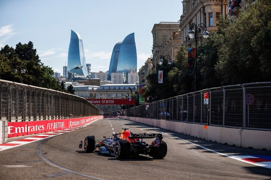 Velká cena Ázerbájdžánu F1 se jezdí na městském okruhu v ulicích Baku