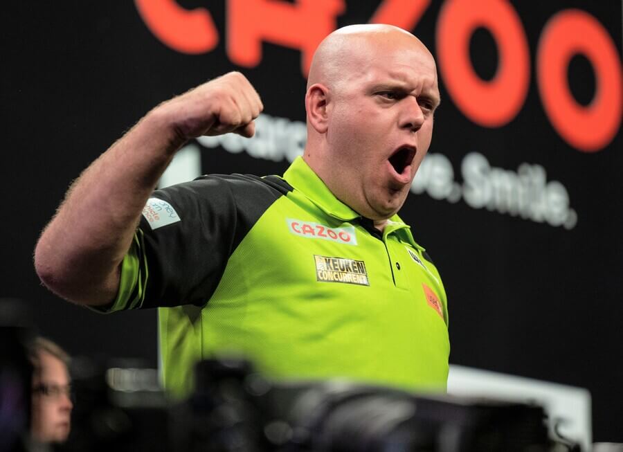 Šipky, PDC, Michael van Gerwen při finále Premier League Darts v Berlíně