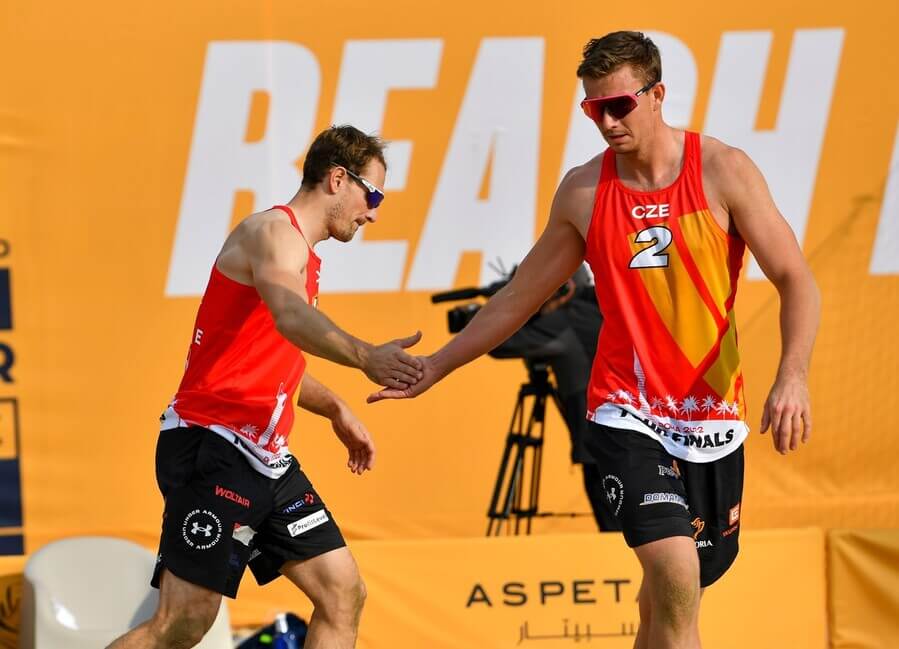 Beach volejbal, Ondřej Perušič a David Schweiner během World Beach Pro Tour Finals v katarském Dauhá