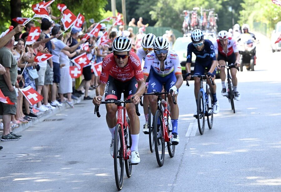 Cyklistika, UCI World Tour, závodníci během etapy Tour de Suisse - Okolo Švýcarska