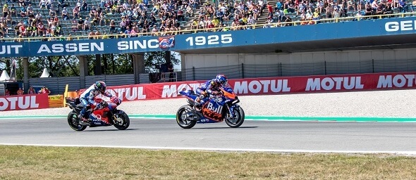 Moto GP Nizozemsko, okruh v Assenu - Corinna Huter, Shutterstock.com