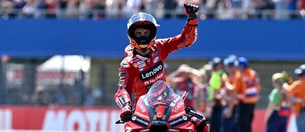 Motorsport, MotoGP, Francesco Bagnaia slaví vítězství na své Ducati v nizozemském Assenu