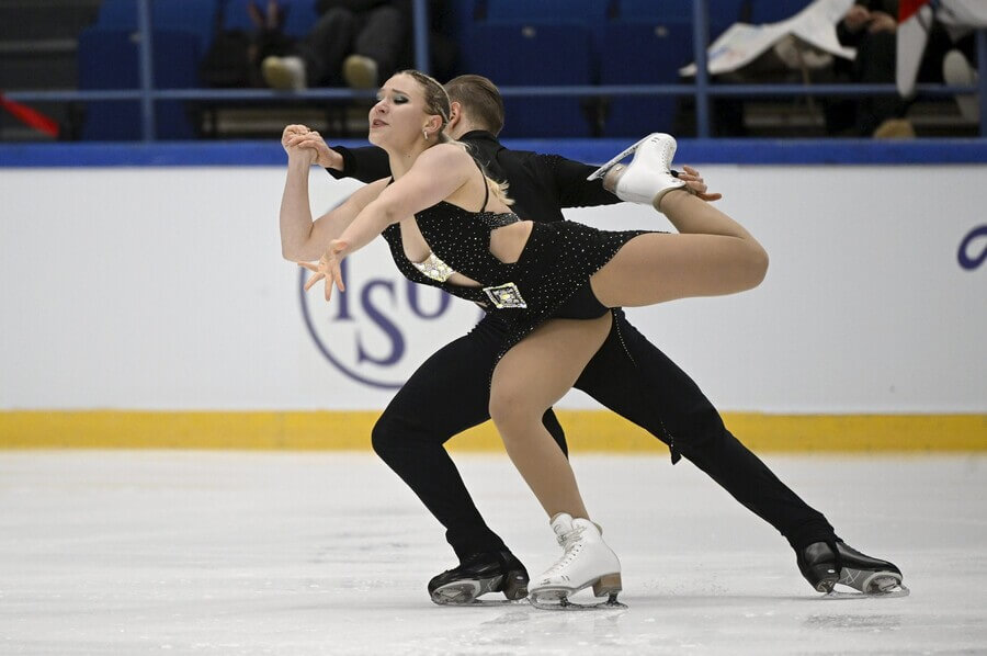 Krasobruslení, ISU Grand Prix v Espoo, pár Natálie a Filip Taschlerovi