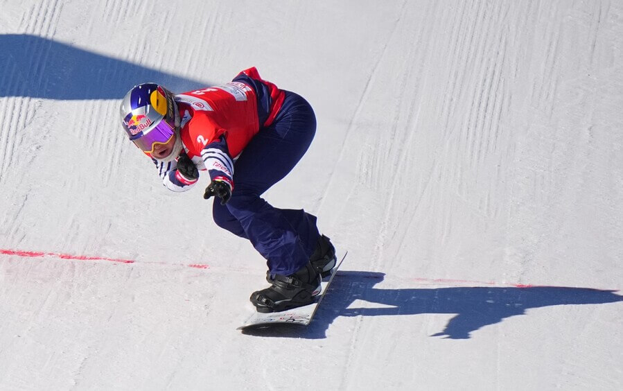 Snowboarding, Eva Adamczyková - Samková při závodě SP ve snowboardcrossu