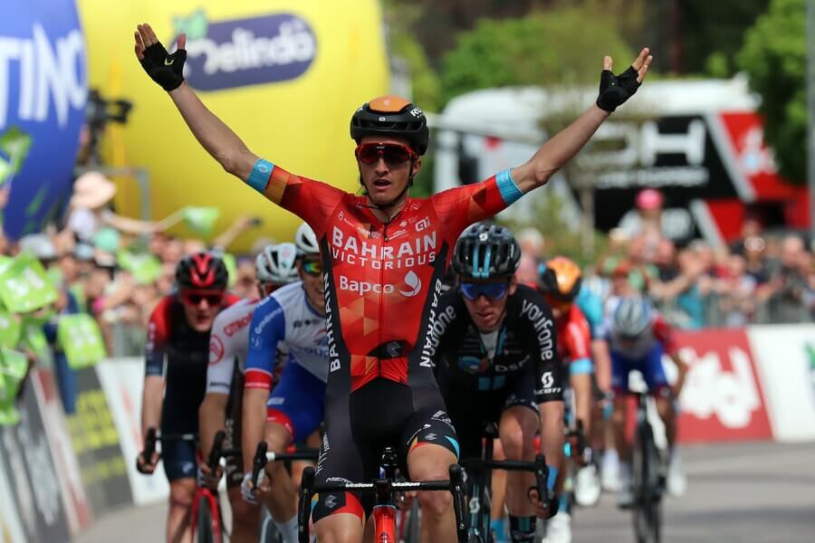 Cyklistiika, UCI World Tour, Pello Bilbao ze stáje Bahrain Victorious vítězí v etapě Kolem Alp