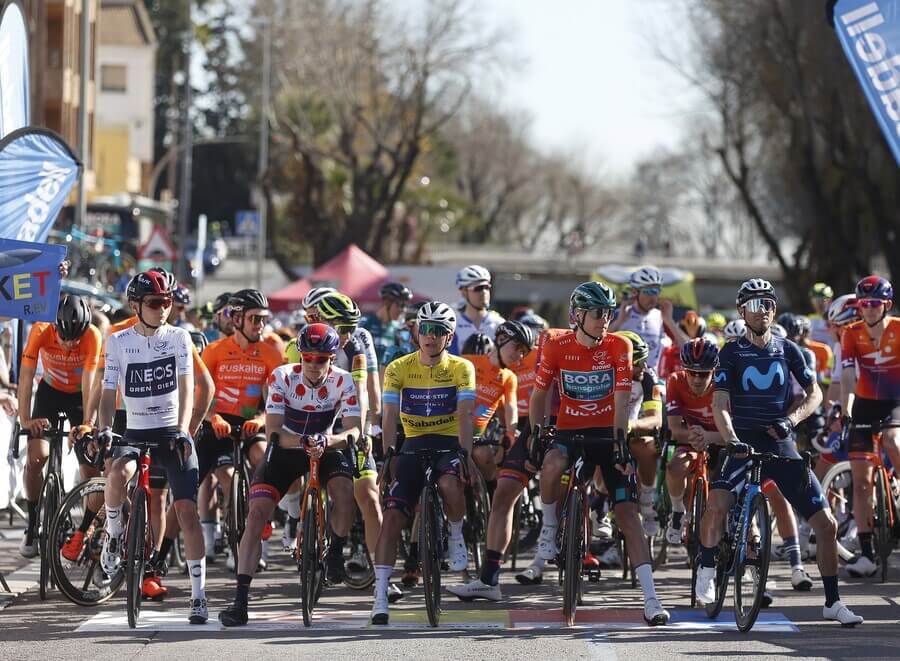 Cyklistika, UCI ProSeries, závodníci na startu etapy Okolo Valencie - Tour of Valencia