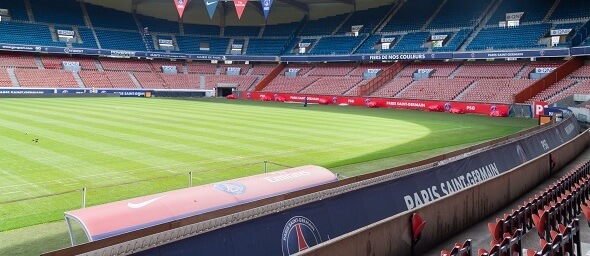 Ligue 1, PSG Paris Saint Germain, stadion před zápasem - Zdroj 1989studio, Shutterstock.com