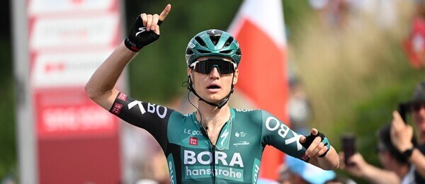 Cyklistika, UCI, ruský jezdec Aleksandr Vlasov v barvách BORA - hansgrohe při vítězné etapě na Tour de Suisse - Okolo Švýcarska