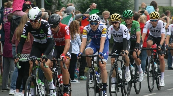 Sazkabet: 300 Kč na ruku během Tour de France