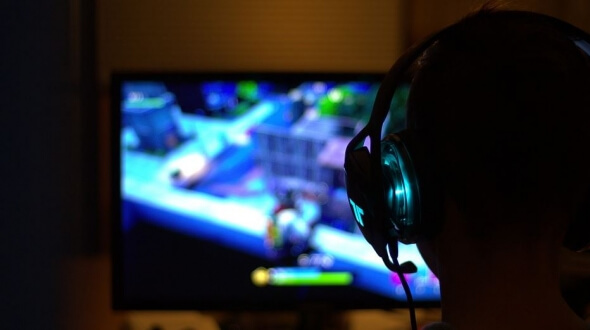 Fortnite je velice populární Battle royale PC hra, kterou hrají miliony lidí denně