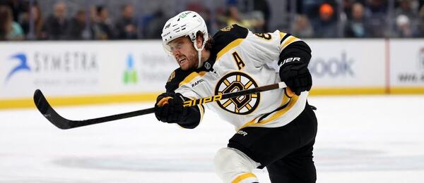 David Pastrňák, nejlépe placený sportovec ČR, v zápase NHL za Boston Bruins.