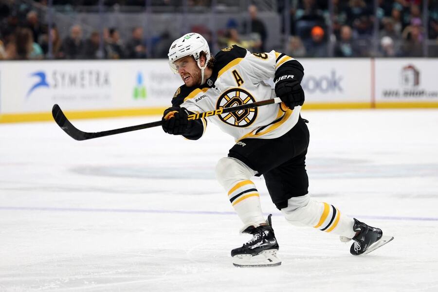 David Pastrňák, nejlépe placený sportovec ČR, v zápase NHL za Boston Bruins.