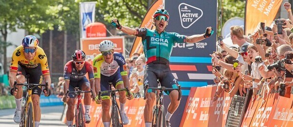 Cyklistika, UCI World Tour, Marco Haller vítězí na Cyclassics Hamburg 2022 před Wout Van Aertem a Quintenem Hermansem