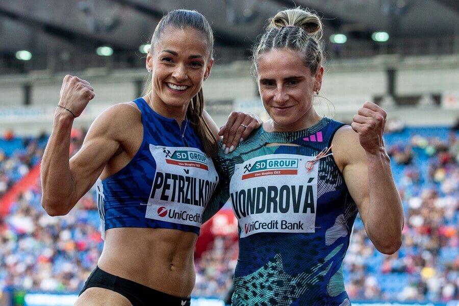Atletika, běžkyně Tereza Petržilková a Lada Vondrová na Zlaté tretře v Ostravě
