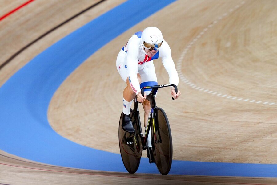 Dráhová cyklistika, Tomáš Bábek při sprintu na olympiádě v Tokiu