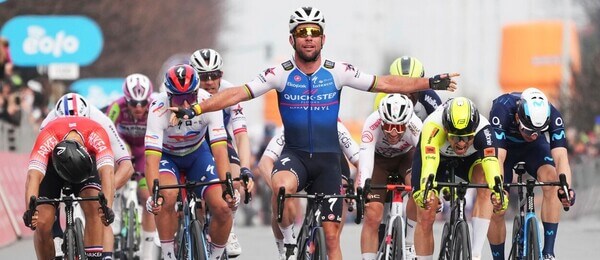 Cyklistika, UCI Pro Tour, Mark Cavendish vítězí v těsném dojezdu závodu Milano-Torino