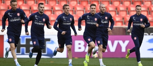 Čeští fotbalisté před zápasem proti Anglii