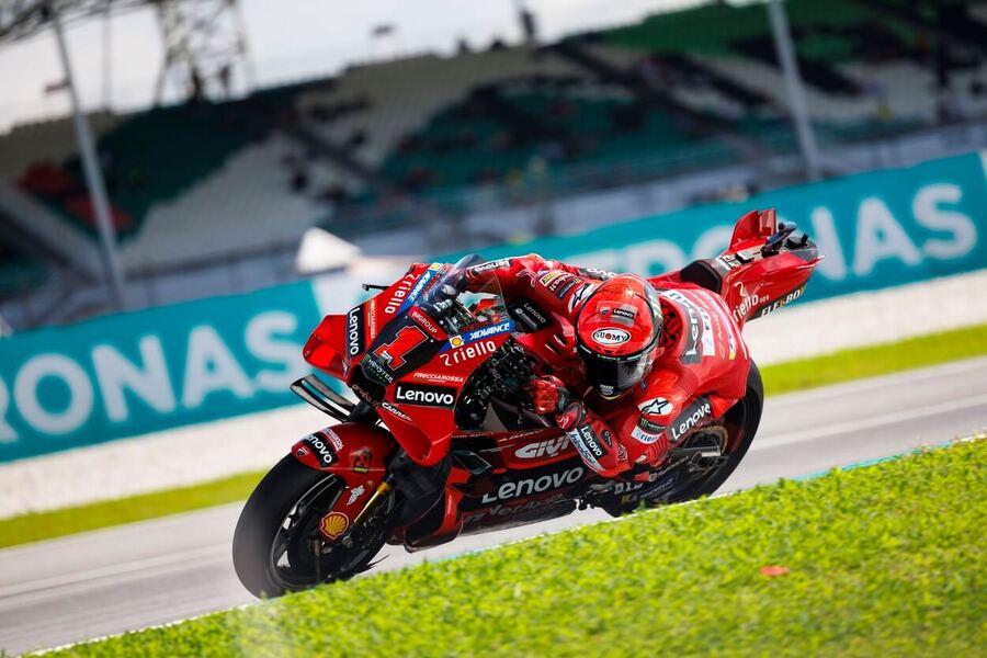Motorsport, MotoGP, Francesco Bagnaia během kvalifikace na Velkou cenu Malajsie, Sepang